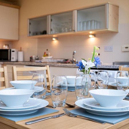 4 Bedroom Townhouse In Stirling Eksteriør billede