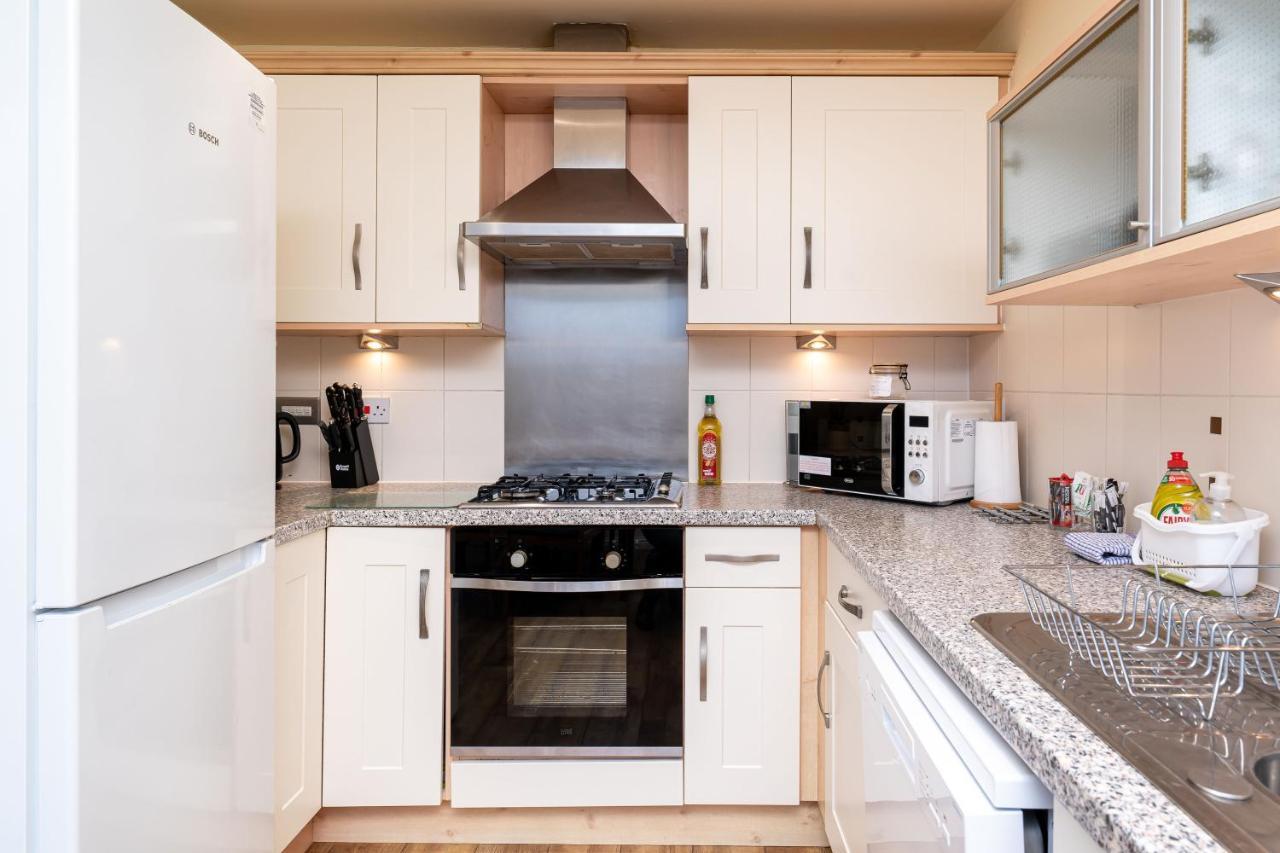 4 Bedroom Townhouse In Stirling Eksteriør billede