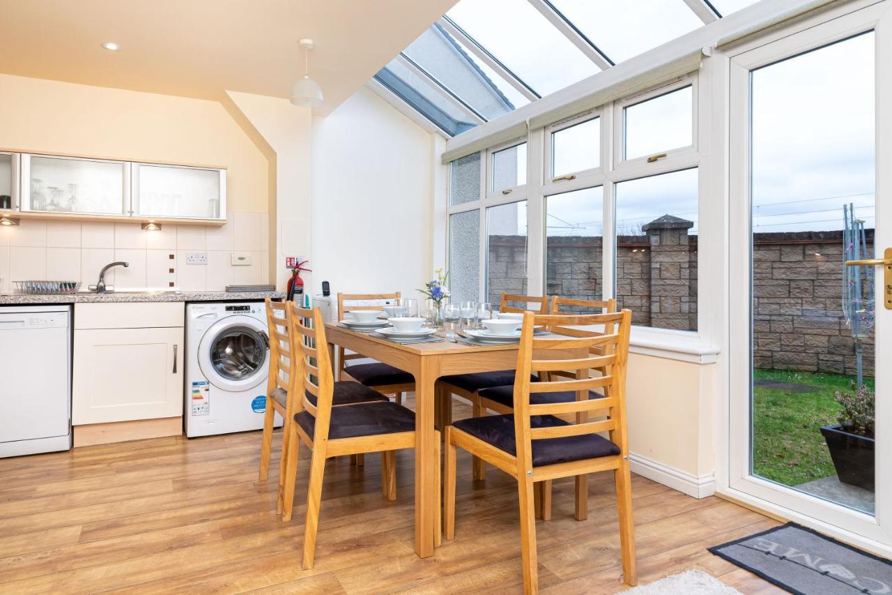 4 Bedroom Townhouse In Stirling Eksteriør billede