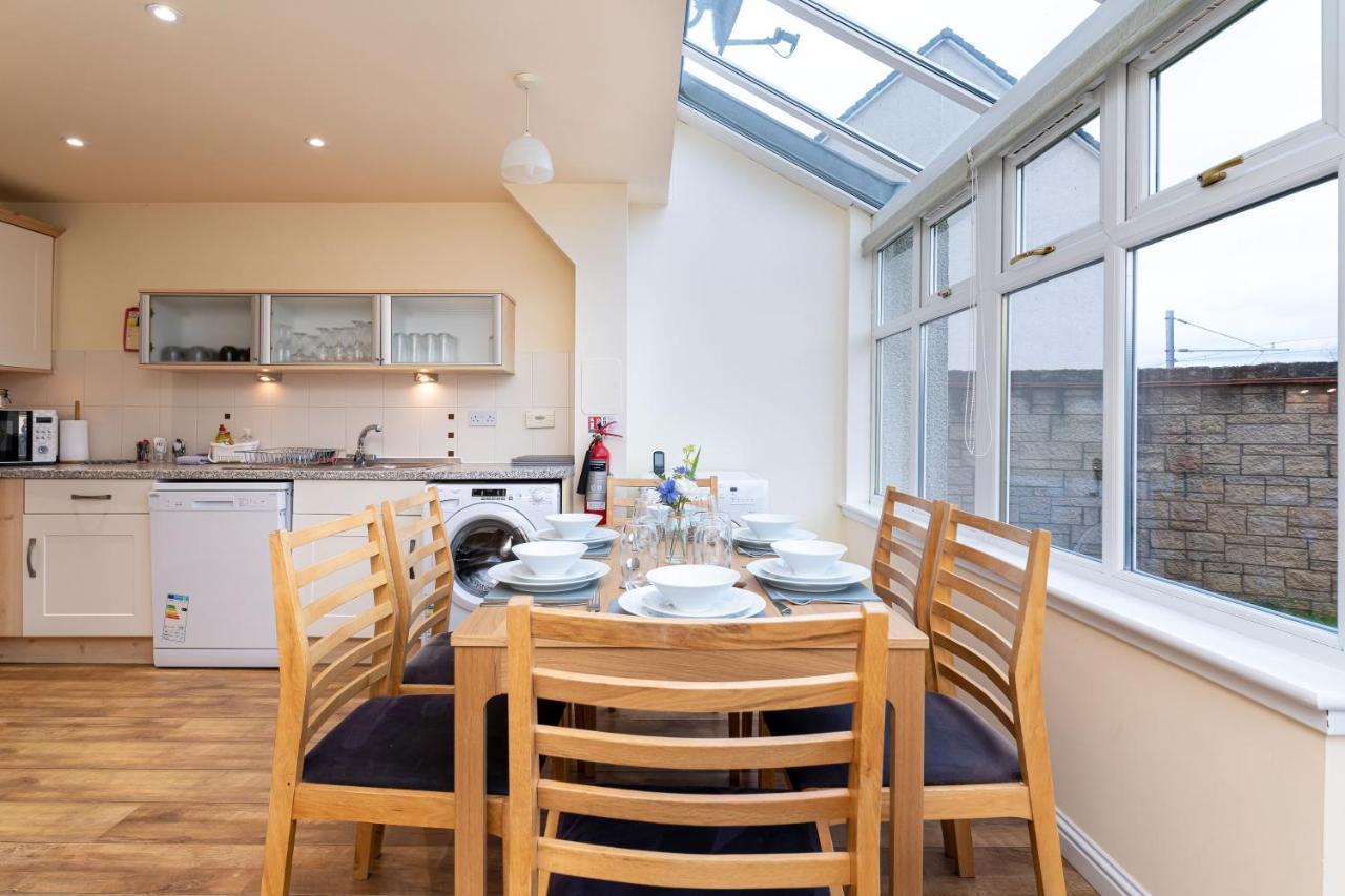 4 Bedroom Townhouse In Stirling Eksteriør billede