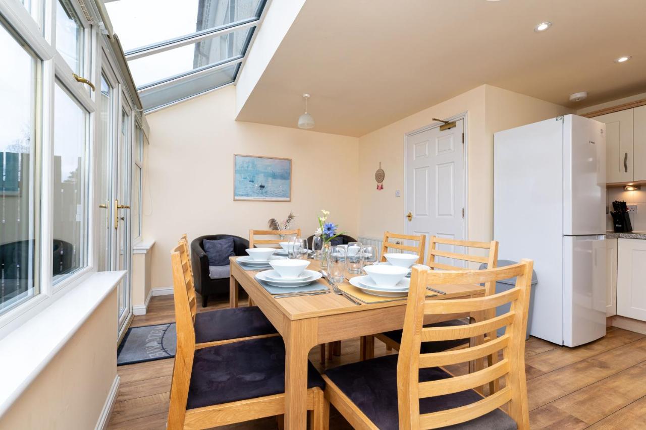 4 Bedroom Townhouse In Stirling Eksteriør billede