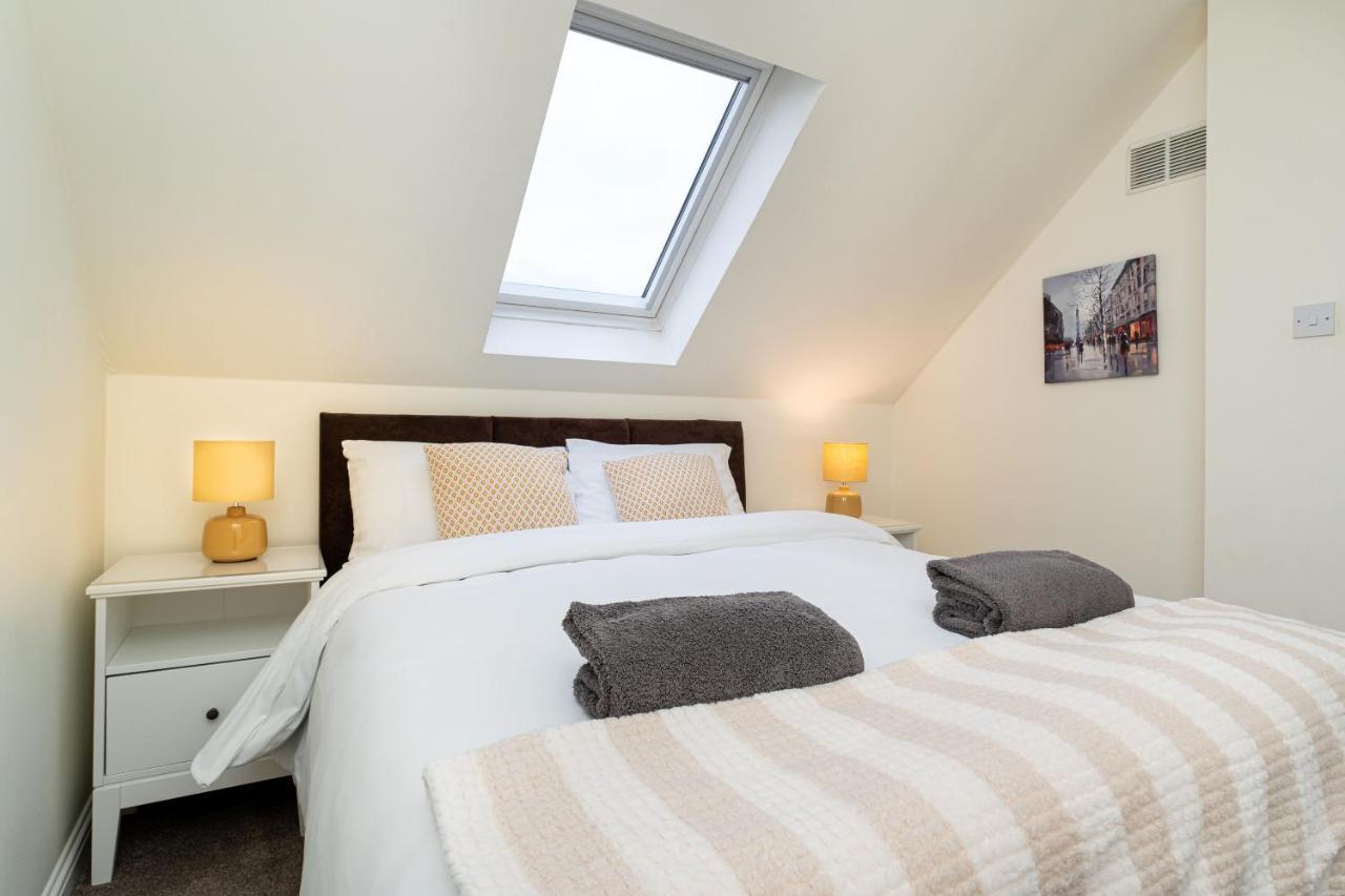 4 Bedroom Townhouse In Stirling Eksteriør billede