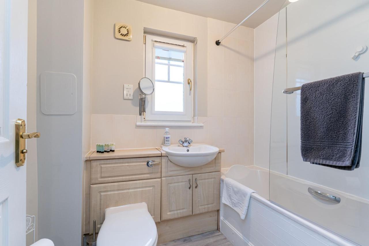 4 Bedroom Townhouse In Stirling Eksteriør billede